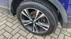 Nissan Qashqai 1.3 DiG-T N-Connecta 5dr Petrol Hatchback